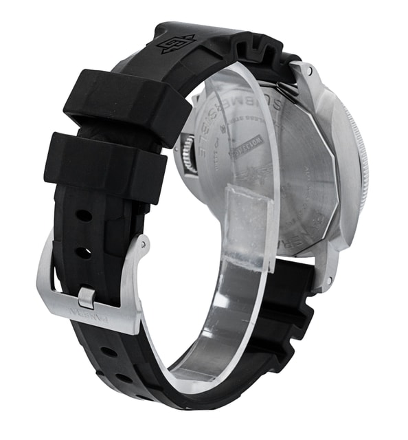 Panerai Submersible PAM00683 Image 3